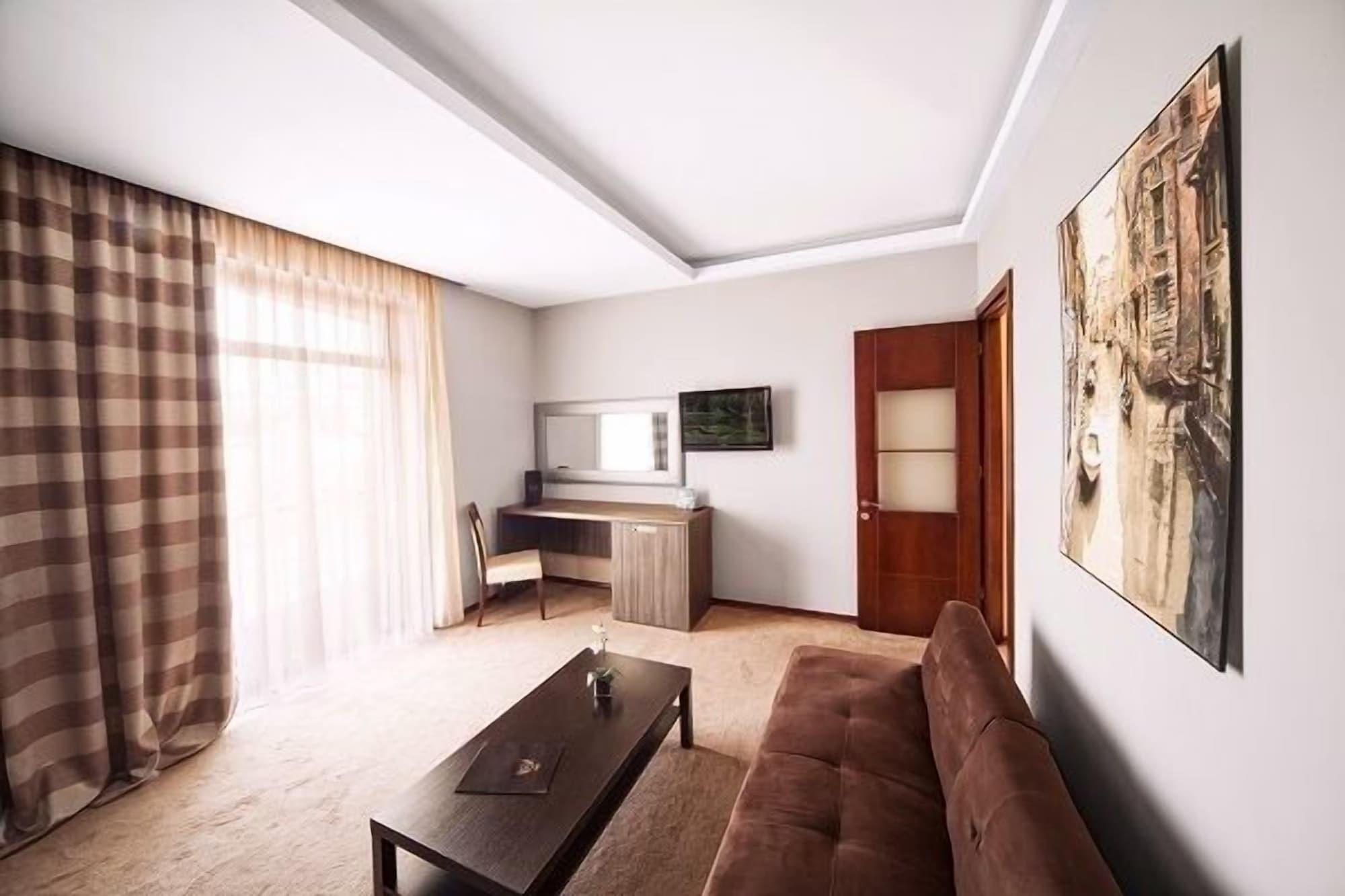 Cruise Hotel Tbilisi Eksteriør billede