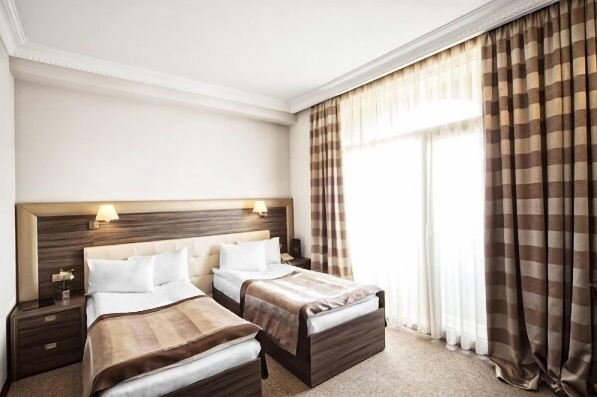 Cruise Hotel Tbilisi Eksteriør billede