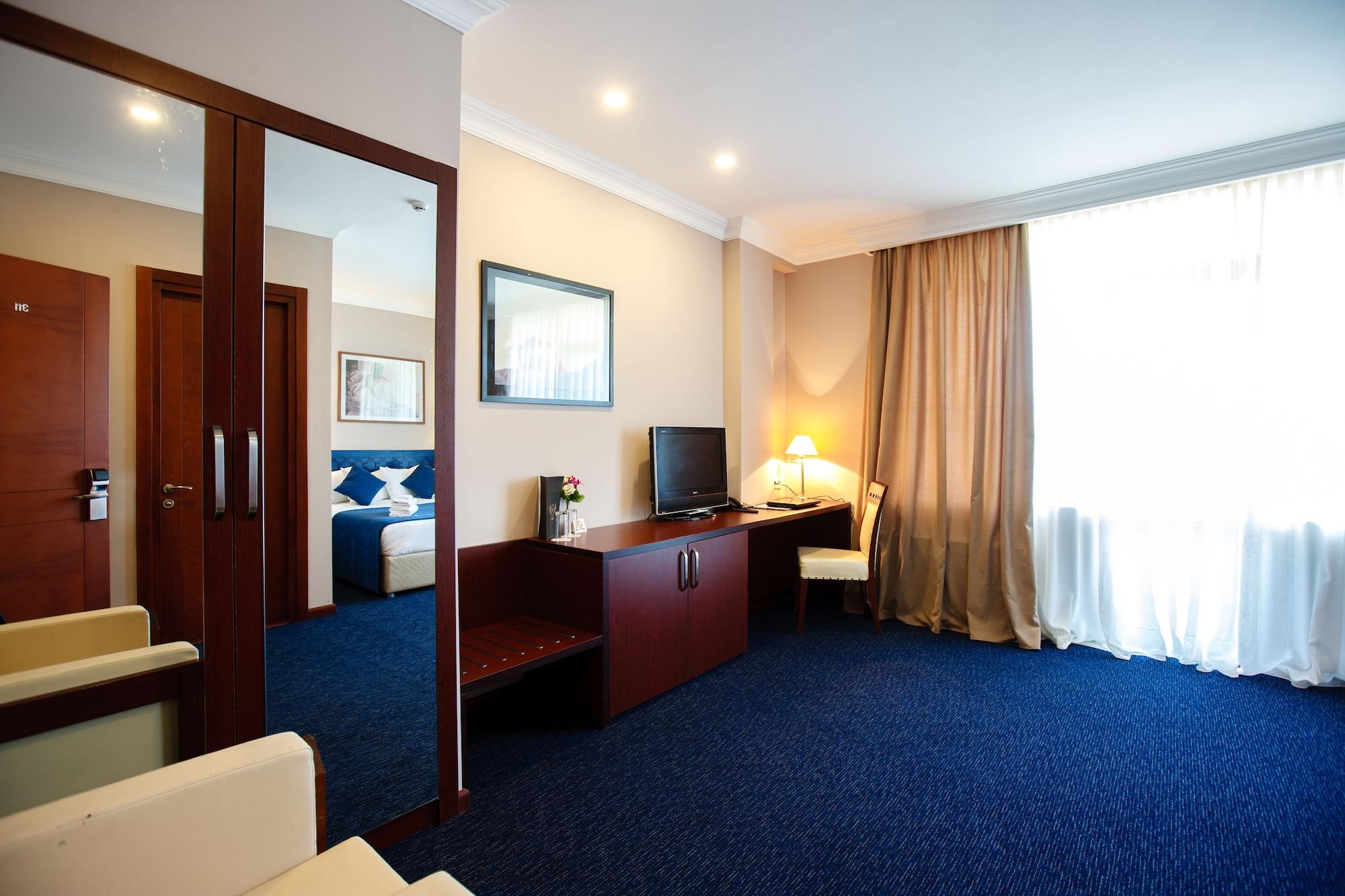 Cruise Hotel Tbilisi Eksteriør billede
