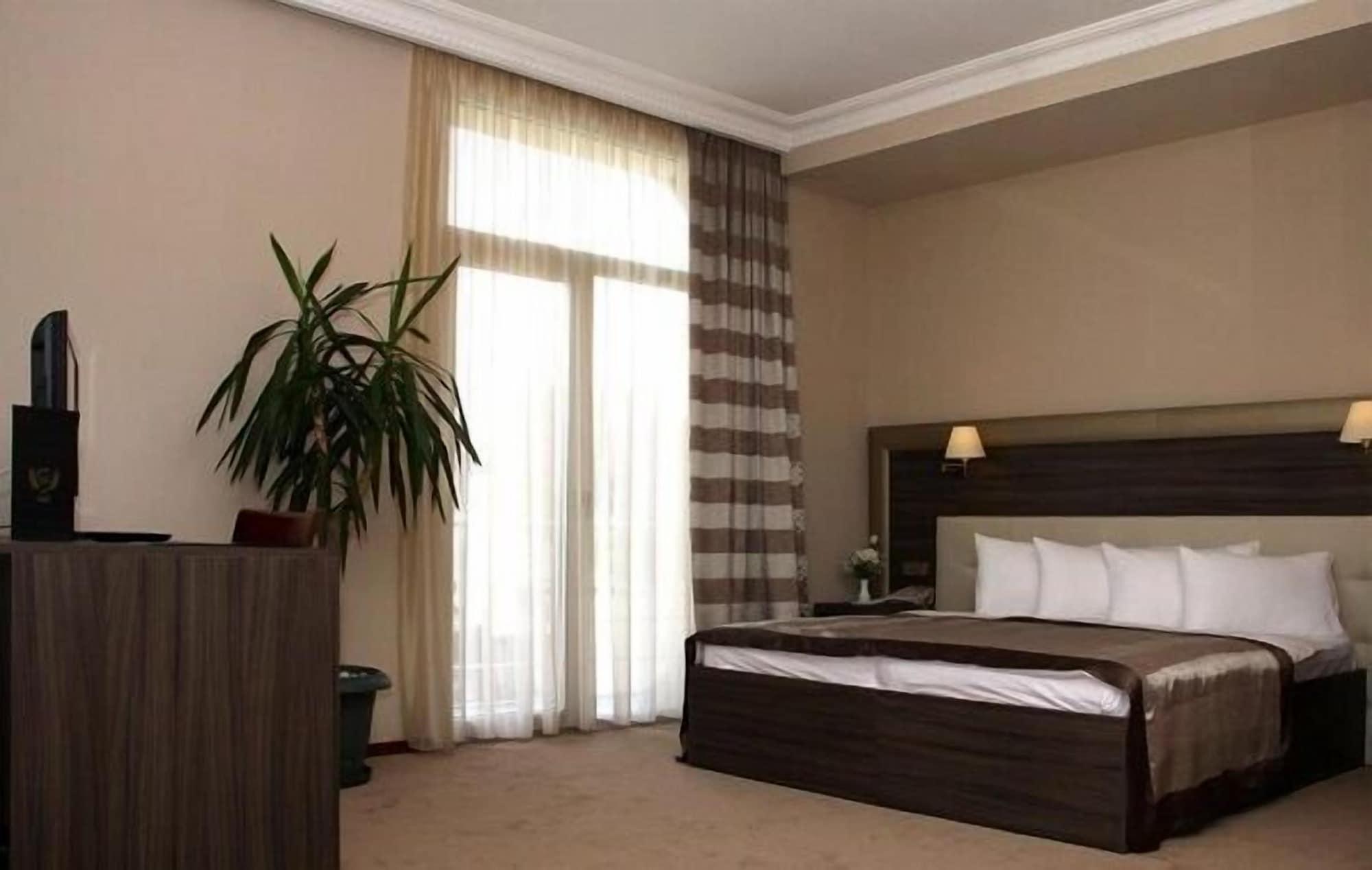 Cruise Hotel Tbilisi Eksteriør billede