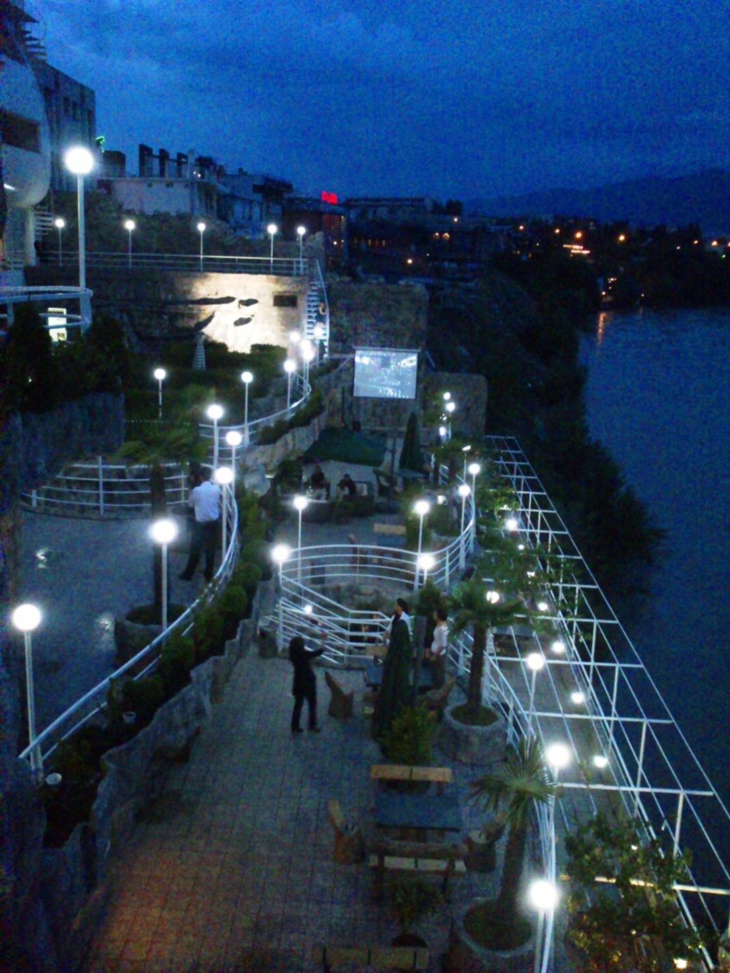 Cruise Hotel Tbilisi Eksteriør billede