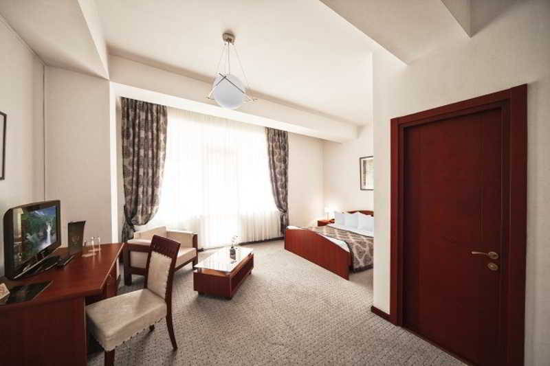 Cruise Hotel Tbilisi Eksteriør billede